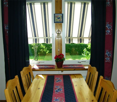Arts and Crafts Dining Decor 1