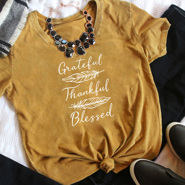 Grateful Thankful Blessed with Feathers [SVG, DXF] 1