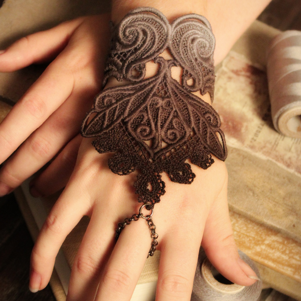 Evenfall Lace Cuff Bracelet (Split) 1